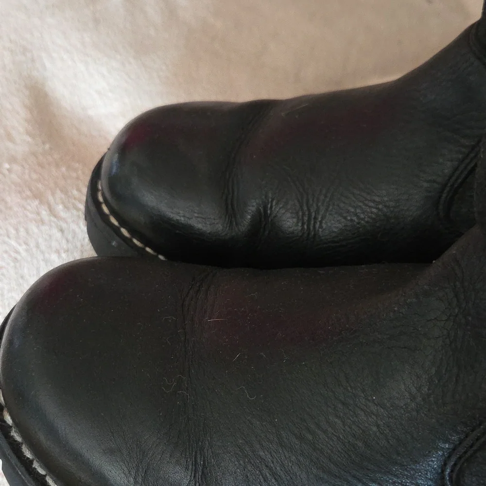 UGG Mens  Leather Insulated Boots